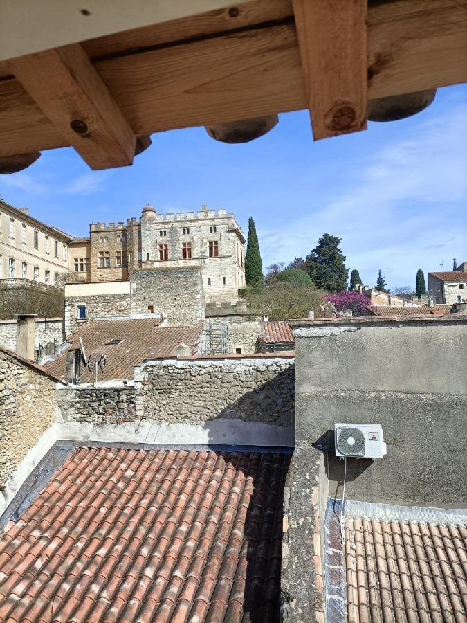 A Deux Pas D'Avignon Aramon Exterior foto