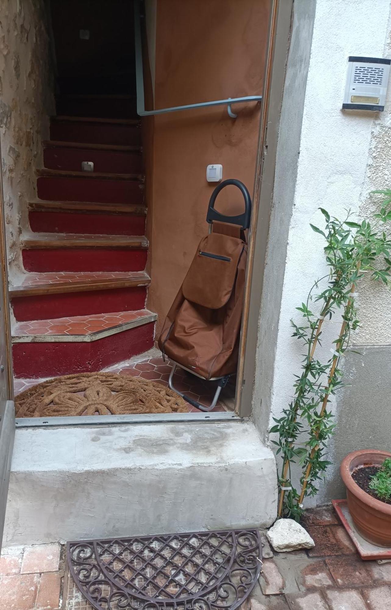 A Deux Pas D'Avignon Aramon Exterior foto